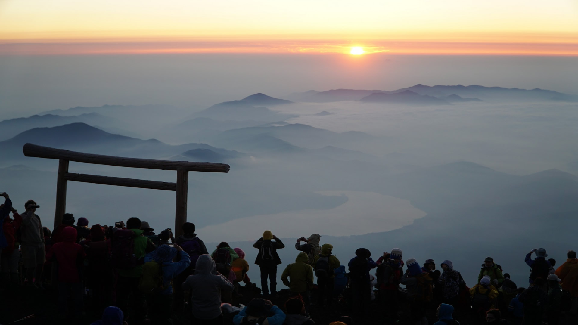日本富士山登頂與五湖單車環湖